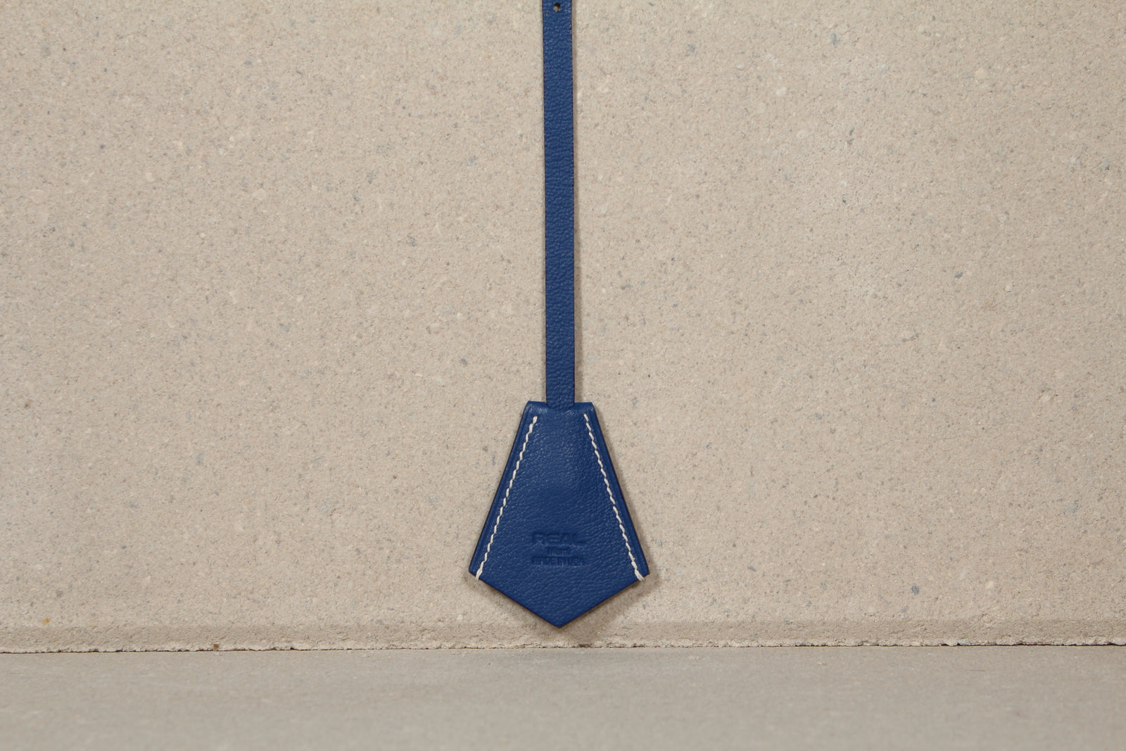 Chèvre Royal Pet Charm – REAL Atelier